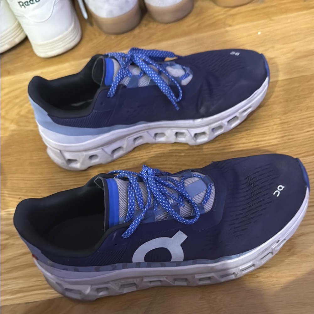 Women’s size 11 on cloudmonster navy running sneakers